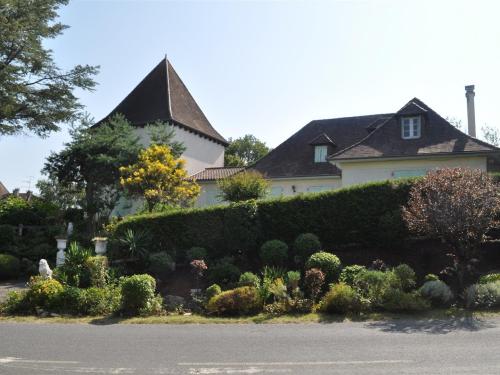 Ruim dorpshuis met zwembad te koop in de Dordogne