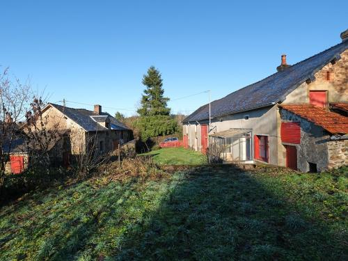 Mooie longère te koop nabij Villapourçon in de Morvan