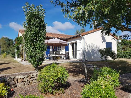 Huis met fraai terras te koop, golf Les Forges 79