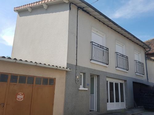 Dorpshuis met garage te koop in La Trimouille, Vienne 86