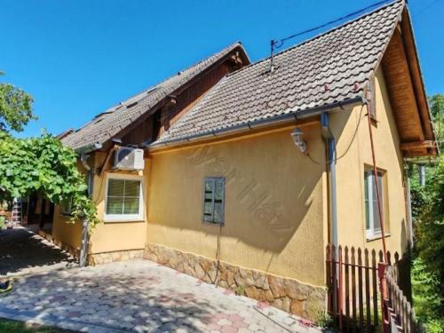 <p>Boerderij met 3 hectare te koop.</p>