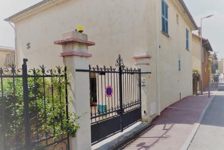 Vrijstaand stadshuis te koop aan de Côte d'Azur, Vallauris