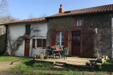 Prive gehucht huis te koop in de buurt van Luchapt - Vienne