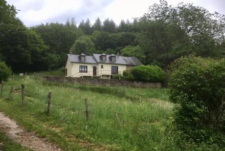 Vrij gelegen huis met uitzicht op 2.2ha te koop in de Morvan