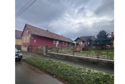 <p>Mooie boerderij woning ten zuiden van Dombóvár.</p>