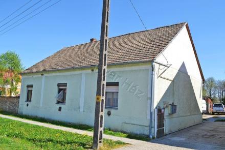 <p>Dit huis gaat u vinden in een leuk dorp in het zuidwesten op een 7 kim van de stad Nagyatád.</p>