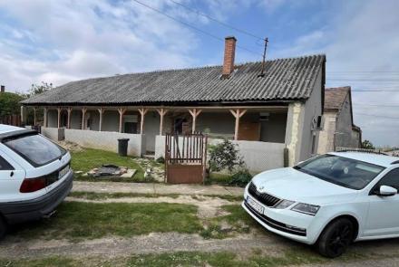 <p>Gerenoveerde woning op een hoekperceel in een rustig dorp op een uurtje van het Balaton.</p>