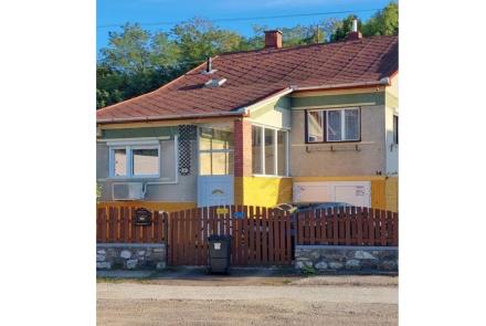 <p>Woning met best veel ruimte en mogelijkheden in het leuke dorp Borsodnádasd.</p>