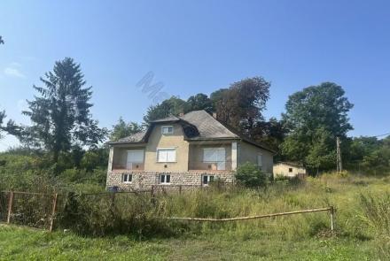 <p>Grote woning met een bijzondere uitstraling in het mooie noorden van hognarije.</p>