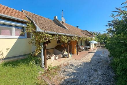 <p>Leuke woning met extra studio op maar 10 km van jet Balaton en maar 2 km van Hévíz.</p>