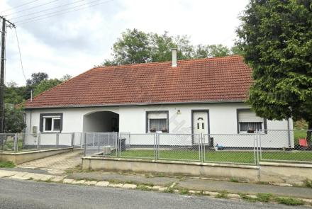 <p>Hier twee woonruimten. Prima voor permanente bewoning en een leuk gastenverblijf.</p>