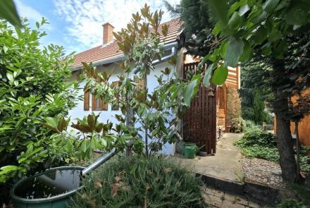 <p>Mooie gerenoveerde woning, op een perceel van bijna 1 hectare, in het centrale deel aan de zuidwest kant van Hongarije.</p>