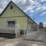 <p>Op slechts 10 km van het bekende kuuroord van Igal vindt u deze goede woning.</p>