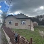 <p>Goede woning waar u rust en ruimte kunt gaan vinden en toch niet ver van de stad.</p>