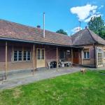 <p>Deze woning gaat u vinden in een dorp dicht naar Szigetvár, op een breed perceel van maar liefst 5.799 m2.</p>