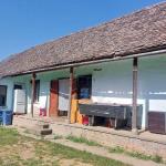 <p>Hier kunt u een mooie vroegere boerderij kopen. Er is werk te doen, maar dat kan stap voor stap.</p>