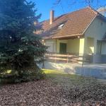 <p>Goed onderhouden en direct bewoonbare woning in een rustig dorp midden in een heerlijk landelijke omgeving.</p>