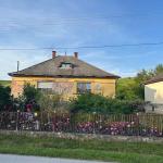 <p>Structureel goede woning welke opgeknapt moet worden, maar wat een uitzicht …..</p>