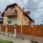 <p>Deze woning vindt u vlakbij het Csertö meer. Van\af het balkon heeft u uitzicht op het meer.</p>