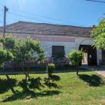 <p>Woning met toegang via de poort naar het perceel. Dit alles in het in het mooie zuiden van Hongarije,</p>