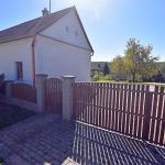 <p>Op zoek naar rust en ruimte? Kijk eens naar deze grote woning op een perceel van 6.219 m2 met veel bomen en een mooi groot bijgebouw.</p>